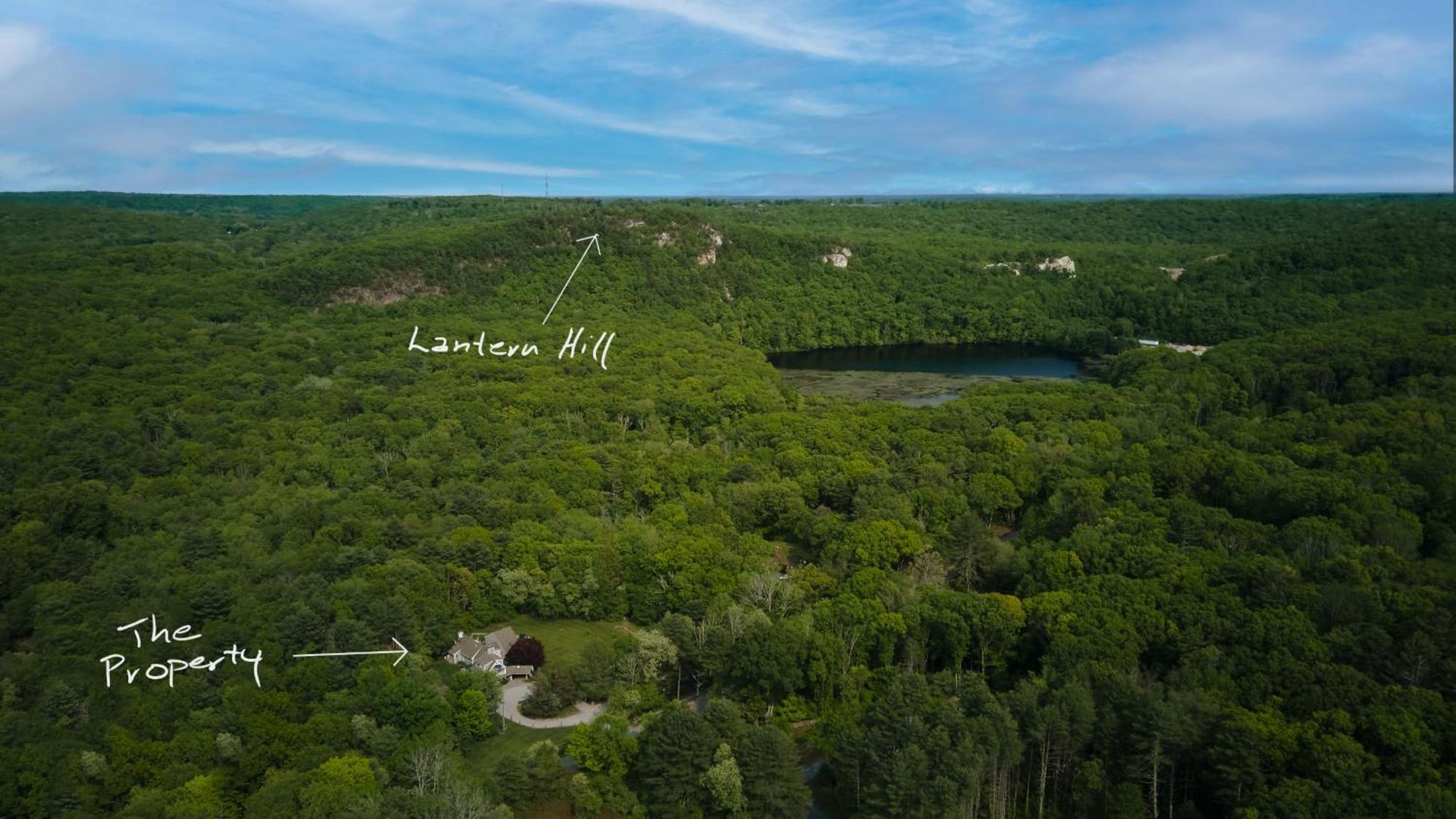 Abbey'S Lantern Hill Inn Лед'ярд-Сентер Екстер'єр фото